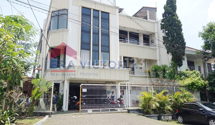 Kantor 3 Lantai Tengah Kota Malang Lokasi Super Strategis Cocok Usaha & Bisnis Kantor 3 Lantai Tengah Kota Malang Lokasi Super Strategis Cocok Usaha & Bisnis