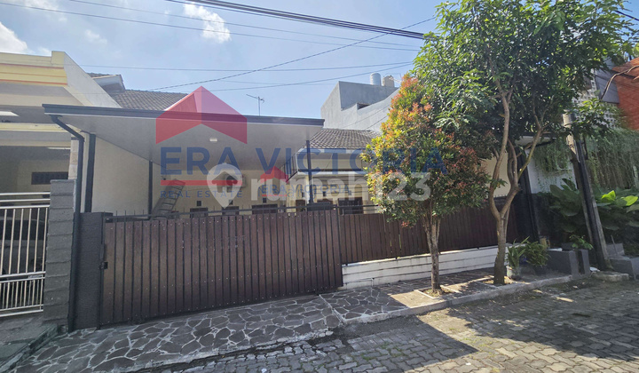 Rumah Elegan di Kawasan Elit Pintu & Jendela Kayu Jati Asli