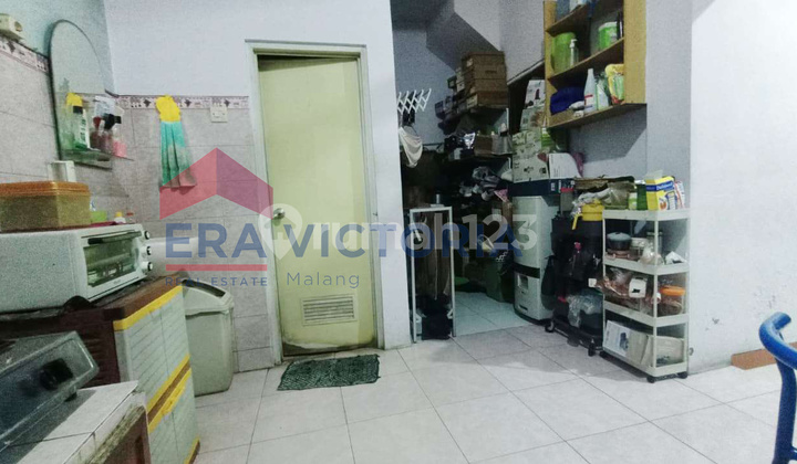 Strategic Hook House 3 Km from Singosari Toll Exit, Additional Land Available