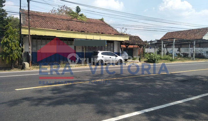 Shophouse + House + Land for Sale on Sukomoro National Road, Nganjuk 1