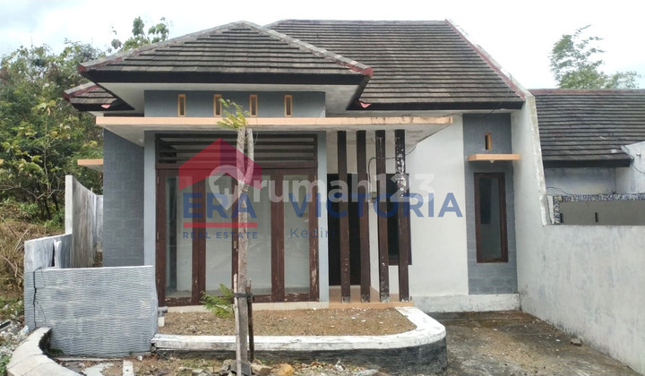 Rumah Dengan Pemandangan Alam Pegunungan di Semen Kediri 1