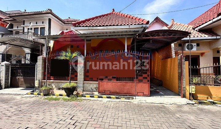 Rumah Strategis Dekat UNIKAMA & Pasar Sukun, 10 Menit ke Alun-Alun Kota Malang