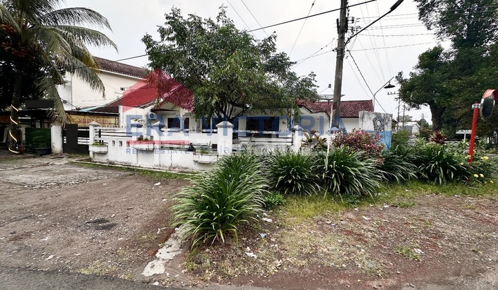 Rumah Hook Siap Pakai Bareng Klojen Eks Kantor Lokasi Super Strategis