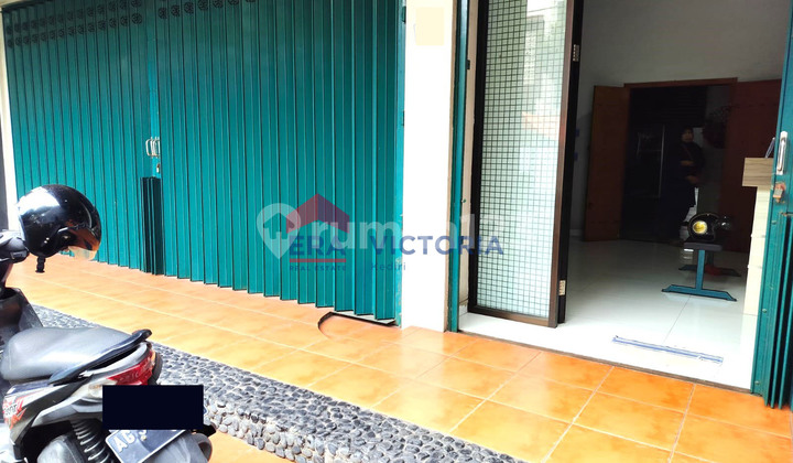 Ready-to-Use Shop House in a Bustling Area of Kediri, Prime Location Near Joyoboyo Road. 2