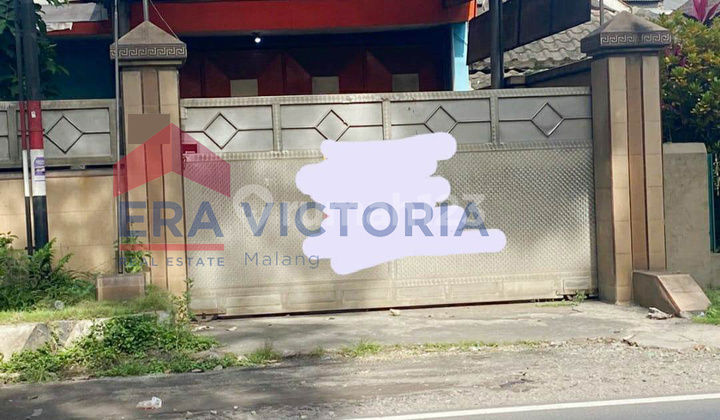 Strategic House and Warehouse at Zero Kebonagung Main Road, Ready to Use.