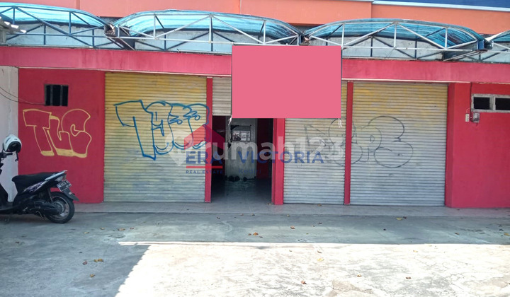 Shop House for Rent in Mojoroto, Kediri City, Spacious Parking Shop House for Rent in Mojoroto, Kediri City, Spacious Parking