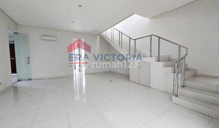 Rumah Sewa Perumahan Elit Nyaman & Strategis Tengah Kota 2