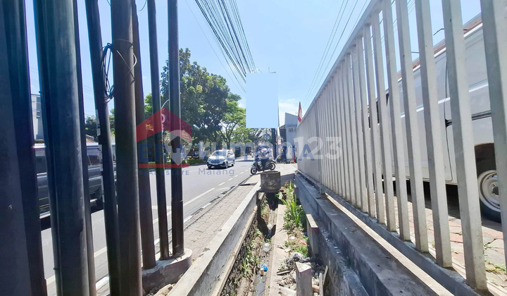 Strategic Shop House in Batu City Center, Near Market & Lippo Mall, Suitable for Restaurant. 2