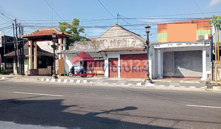 For Sale: House + Shop House with Separate Access on Tepus Kediri Provincial Road. For Sale: House + Shop House with Separate Access on Tepus Kediri Provincial Road.