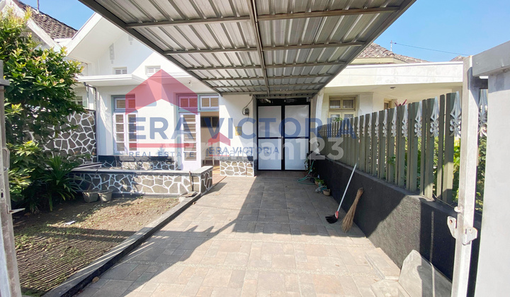 Classic House in Malang City Center, Suitable for Office or Investment 2