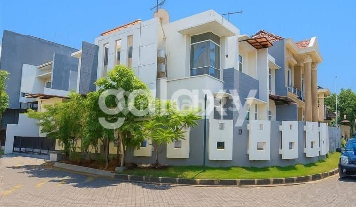 For Rent: Puri Asri House, Pakuwon City, 5 Bedrooms