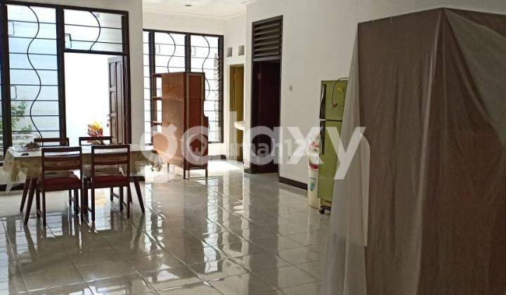 Rumah jalan Jemursari Lokasi strategis, selangkah jalan raya Dekat Rumah Sakit Islam 2