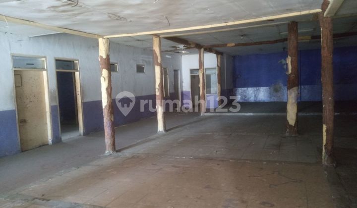 Dijual Rumah Hitung Tanah di Jl. Gatot Subroto