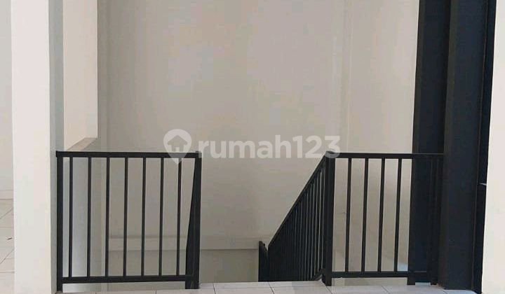 Ideal House Suitable for Residence and Business Location 2