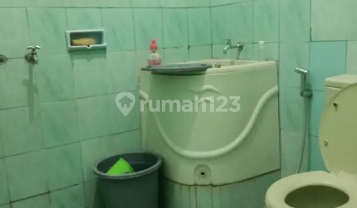 Di Jual Rumah Berlokasi di Cikutra, Rumah Ini Memberikan Kemudahan Akses ke Berbagai Fasilitas Menarik.