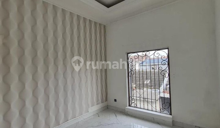 Dijual Lokasi Strategis Terletak di Margahayu, 1