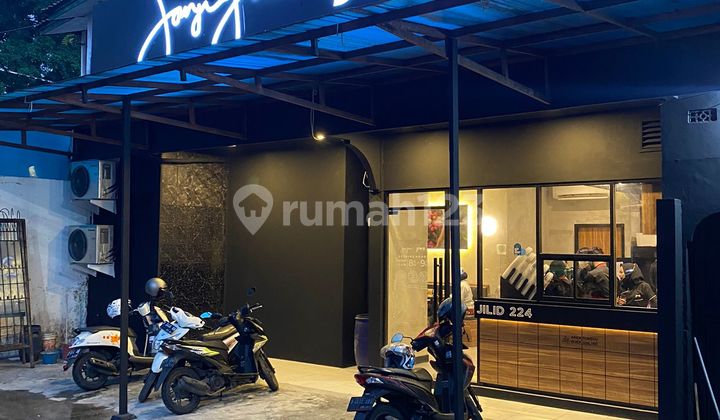 Lokasi Ini Sangat Dekat dengan Gasibu dan Gedung Sate, Membuatnya Ideal untuk Bisnis Kuliner atau Retail.