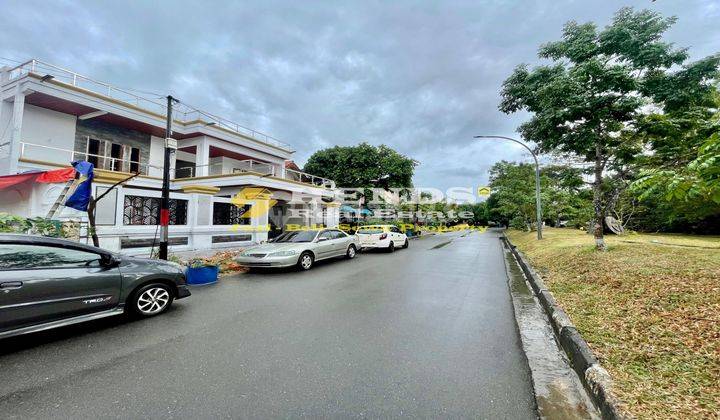 Rumah Mewah 3 Lantai Dengan Kolam Renang Di Taman Dutamas 2