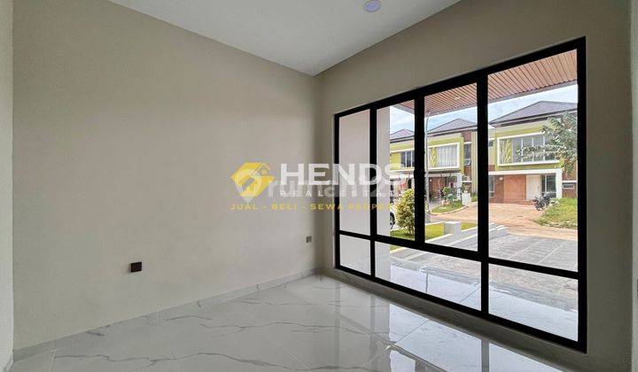 Rumah Mewah 3 Lantai Full Interior View Laut Beverly Green 2