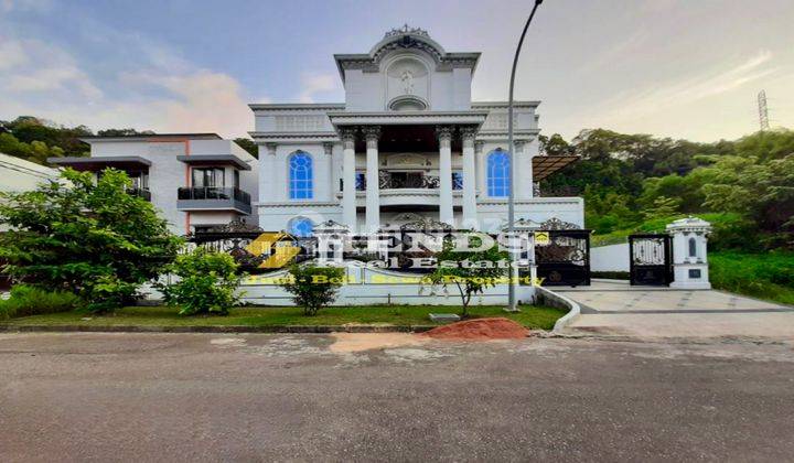 Rumah Mewah 3 Lantai Dengan Kolam Renang Di Bukit Indah Sukajadi 1