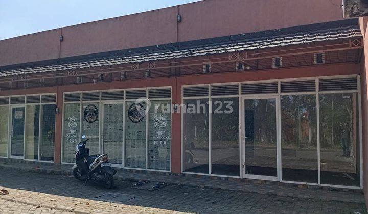 Ruang Usaha Murah Ada Area Parkir di Wajak Dekat Perumahan 2