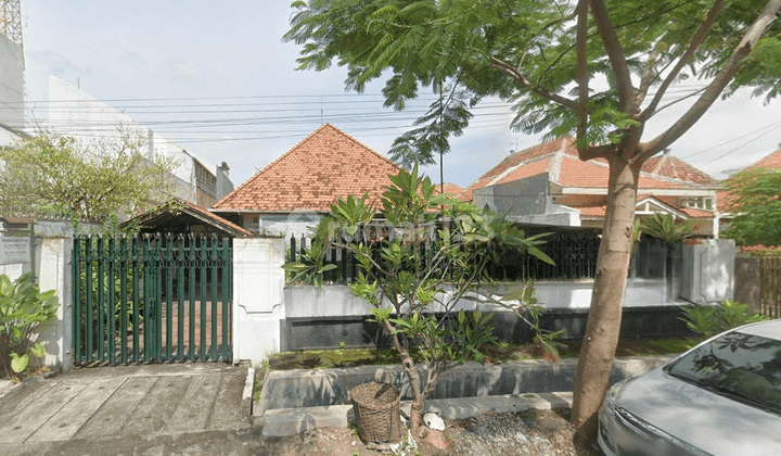 Rumah Classic Belanda SHM di Jl. Wuni Genteng, Surabaya 1