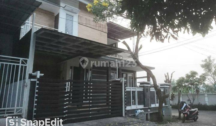 Jual Rumah 2 Lantai Furnished SHM di Perum City Inside, Malang 1