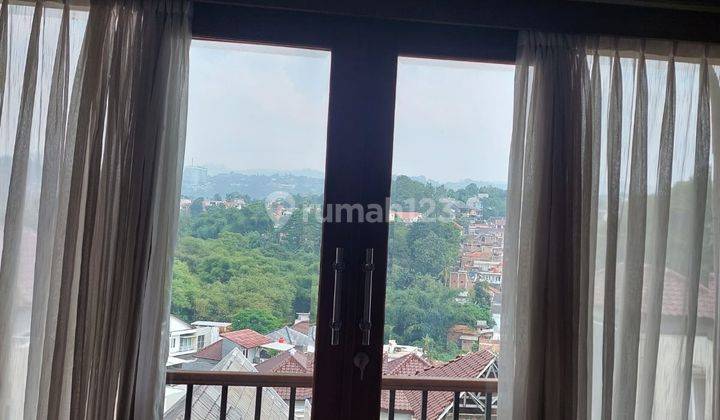 Rumah 2 Lantai Semi Furnished SHM di Jl. Cigadung Raya Timur, Bandung 2