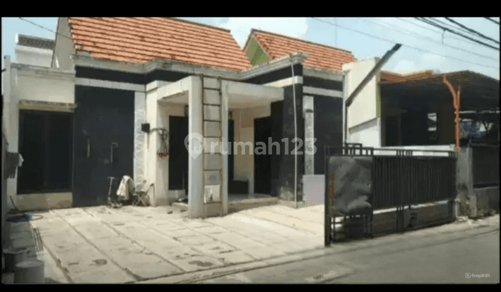 Rumah Bagus Semi Furnished SHM di Jl. Bungur, Depok 1