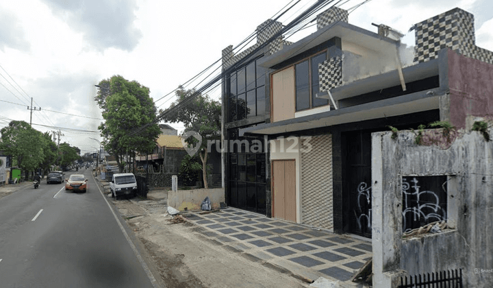 Rumah Poros Jalan Raya 4 Lantai Jl Mayjend Panjaitan Malang 2