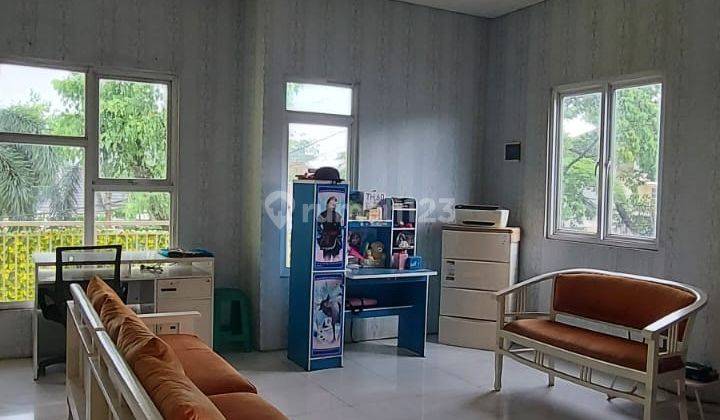 kamar tidur rumah semi furnished di perumahan