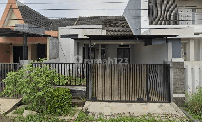 Rumah Bagus di Jl. Taman Borobudur Agung, Malang 1