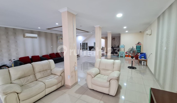 House in PIK Camar Elok, 4 Bedrooms Facing South, Land Area 184m2 House in PIK Camar Elok, 4 Bedrooms Facing South, Land Area 184m2