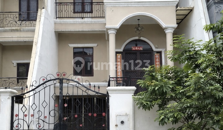 Disewakan Rumah di Walet Indah Pik Luas 175M2 Ada 4 Kamar Tidur Disewakan Rumah di Walet Indah Pik Luas 175M2 Ada 4 Kamar Tidur