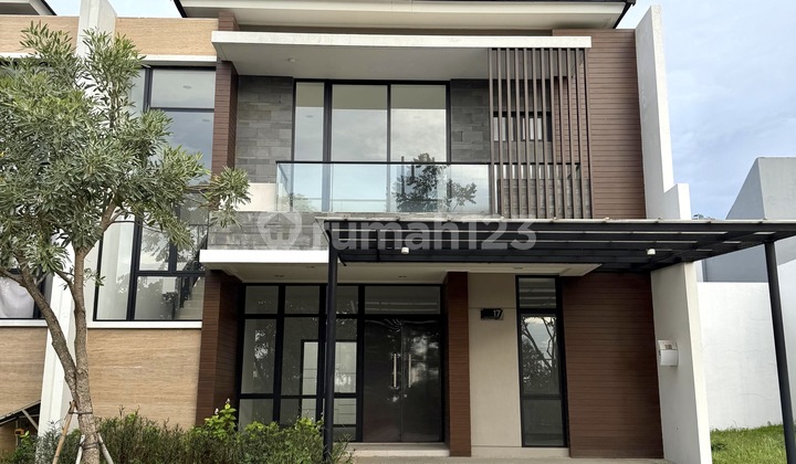 Minimalist House in PIK2, Size 10x20. Brand New and North Facing.