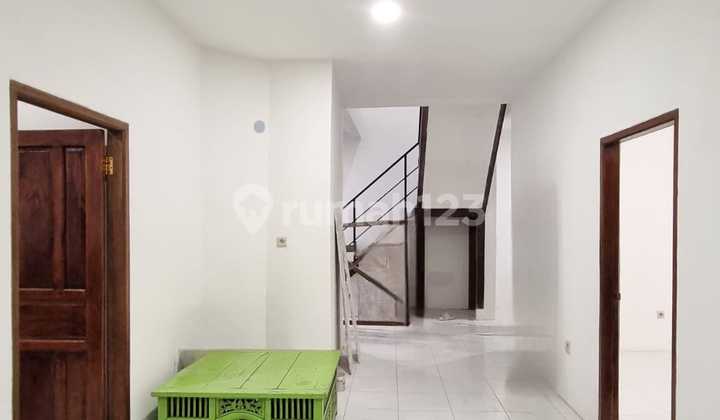 For Sale Beautiful Spacious Strategic Ready-to-Live Attractive House Near Bintaro Sector 3
