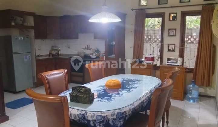 Dijual Cepat Rumah Cantik Luas Dekat Kampus Binus di Kebun Jeruk ,Jakarta Barat