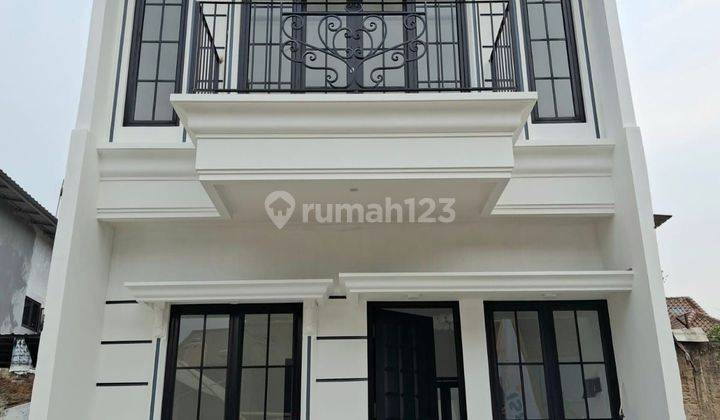 Rumah 2 lantai plus rooftop Lenteng Agung Jakarta Selatan 1