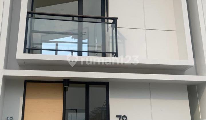 Rumah Cantik di Karawaci 2 Lantai Rapih Siap Huni Lokasi Bagus 2