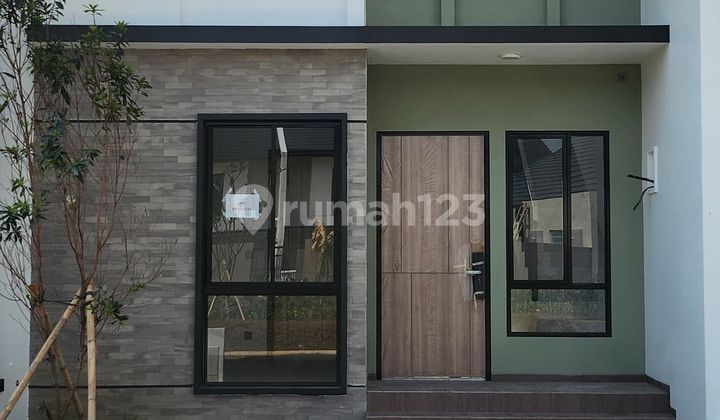 Beautiful Design House in Alam Sutera 2 Floors Free AC 2 Ready to Occupy