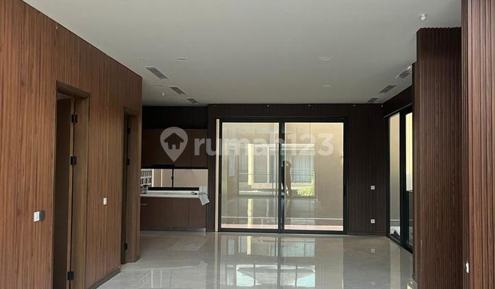 RUMAH MEWAH DI ZORA BSD 3 LANTAI CANTIK ADA LIFT SIAP HUNI