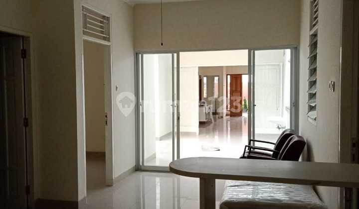 One-Story Spacious Nusaloka House in BSD, Ready for Negotiation.