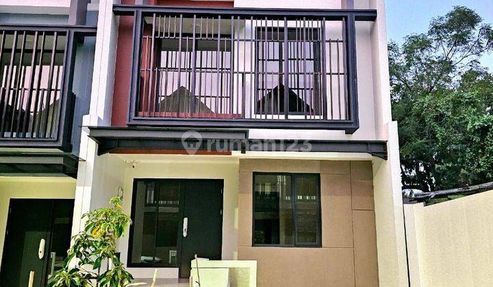 Rumah Premium Attic Di Gading Serpong,jual Cepat 1