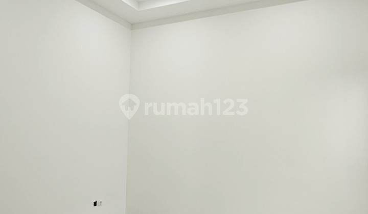 BRAND NEW HOUSE IN BSD NUSALOKA, 2 STORIES, READY TO OCCUPY, GOOD LOCATION 2