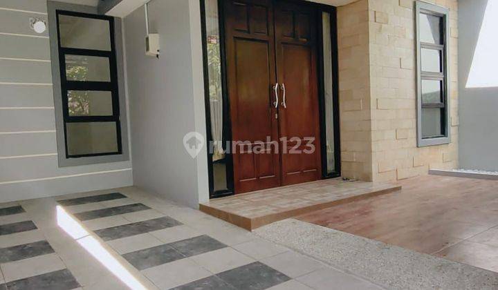 Rumah Full Renovasi Depan Taman Di Griya Loka Bsd 2