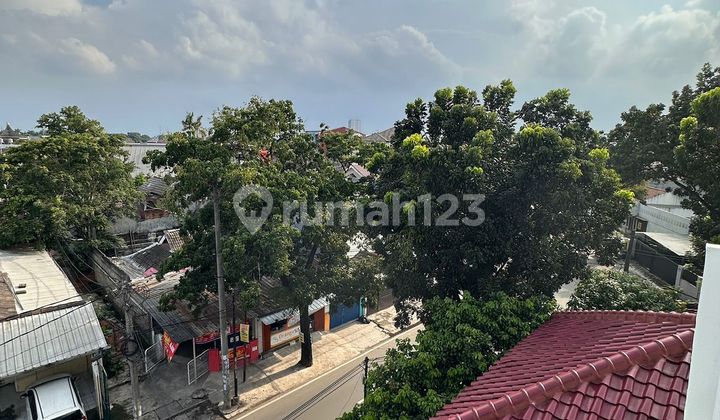 4-Story Boarding House in Strategic Location Ready for Profit 2