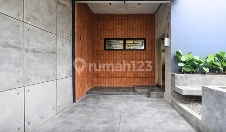 Modern Industrial House Best Offer in BSD 2