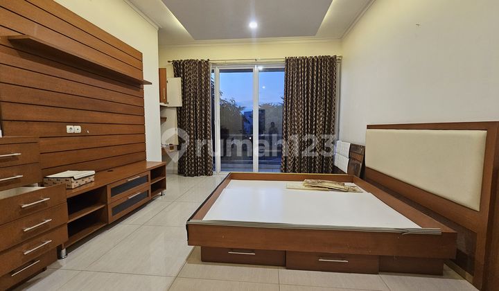 RUMAH CANTIK DI ALAM SUTERA 2 LANTAI SEMI FURNISH SIAP HUNI   1