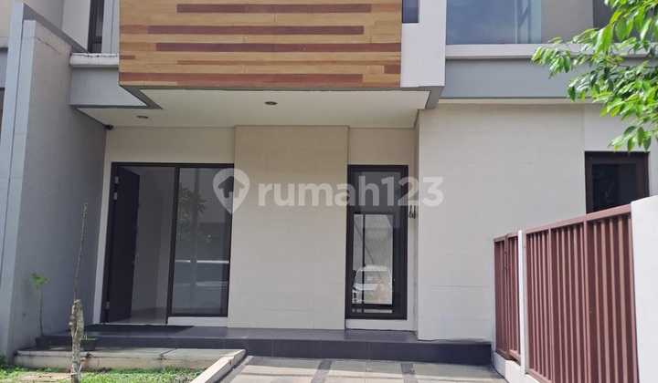 Cool Design 2-Story Semi-Furnished House Ready to Live In Located in BSD Cool Design 2-Story Semi-Furnished House Ready to Live In Located in BSD