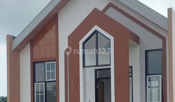 Di jual rumah Design Eropa di Pasar Kemis 1